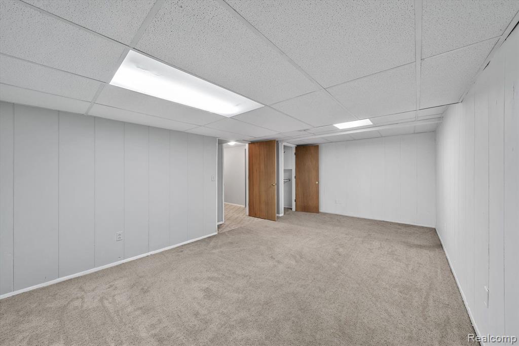 639 Oakbrook West Rochester Hills, MI 48307 - Photo 44 of 51