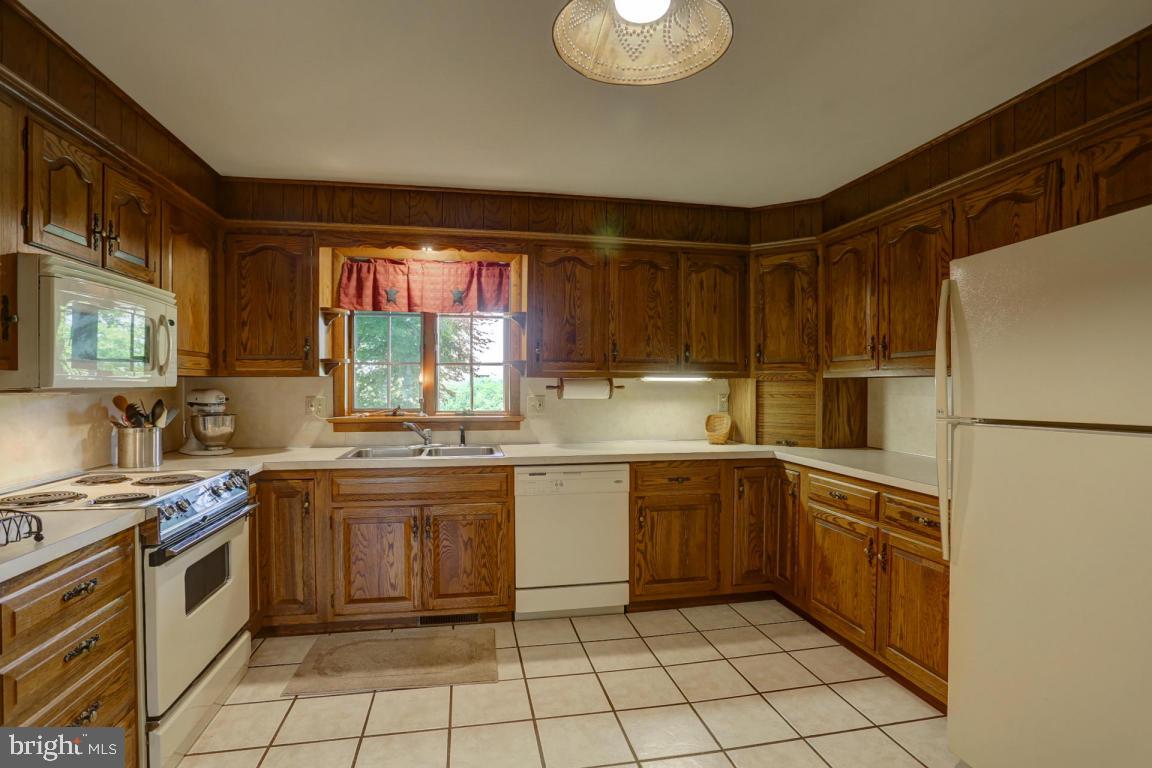 1009 Union House Road Lititz, PA 17543 - Photo 6 of 26