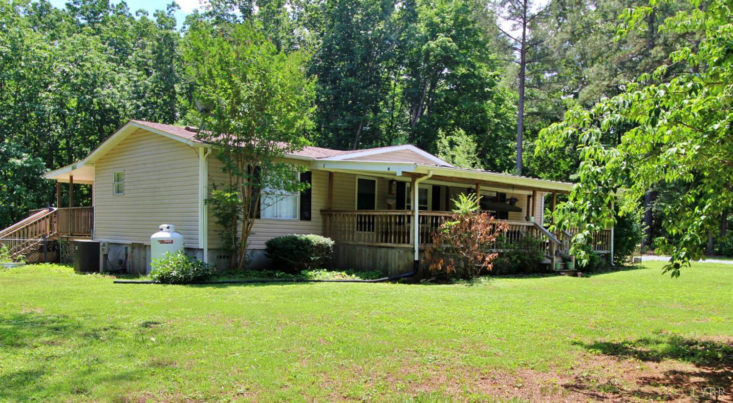 5008 Double Bridges Road Appomattox, VA 24522 - Photo 2 of 28