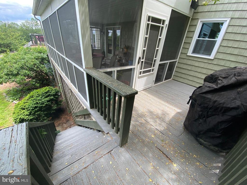 36716 North Fork Road Purcellville, VA 20132 - Photo 20 of 78 Steps to Yard