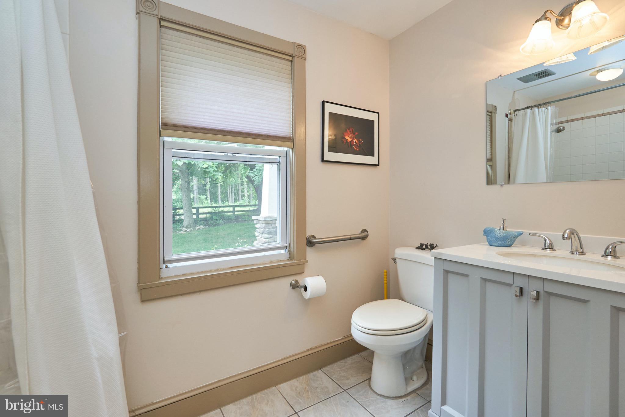 36716 North Fork Road Purcellville, VA 20132 - Photo 25 of 78 Main Level Updated Full Ceramic Tile Bath