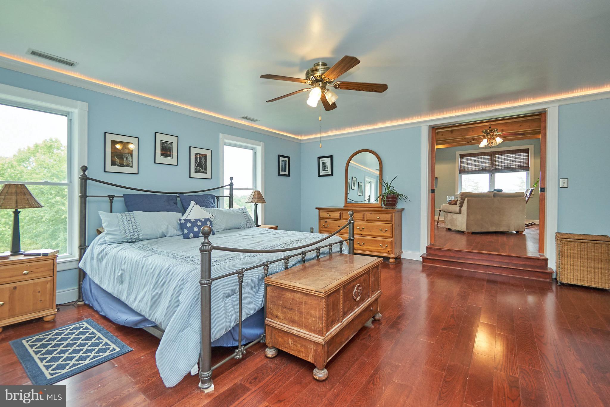 36716 North Fork Road Purcellville, VA 20132 - Photo 33 of 78 Steps up to Amazing Sitting Room