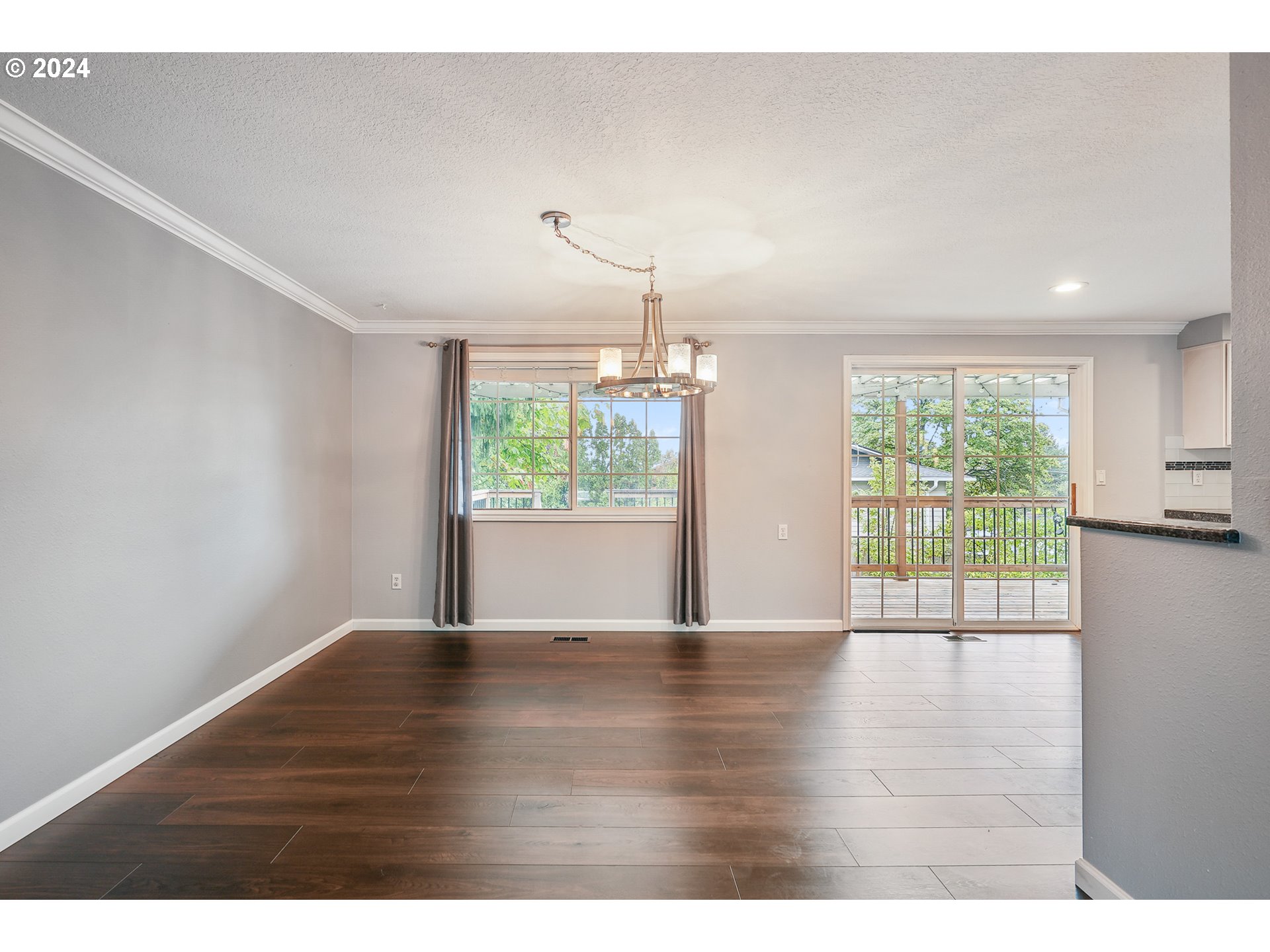 7450 Ridge Drive Gladstone, OR 97027 - Photo 12 of 44 Dining Area