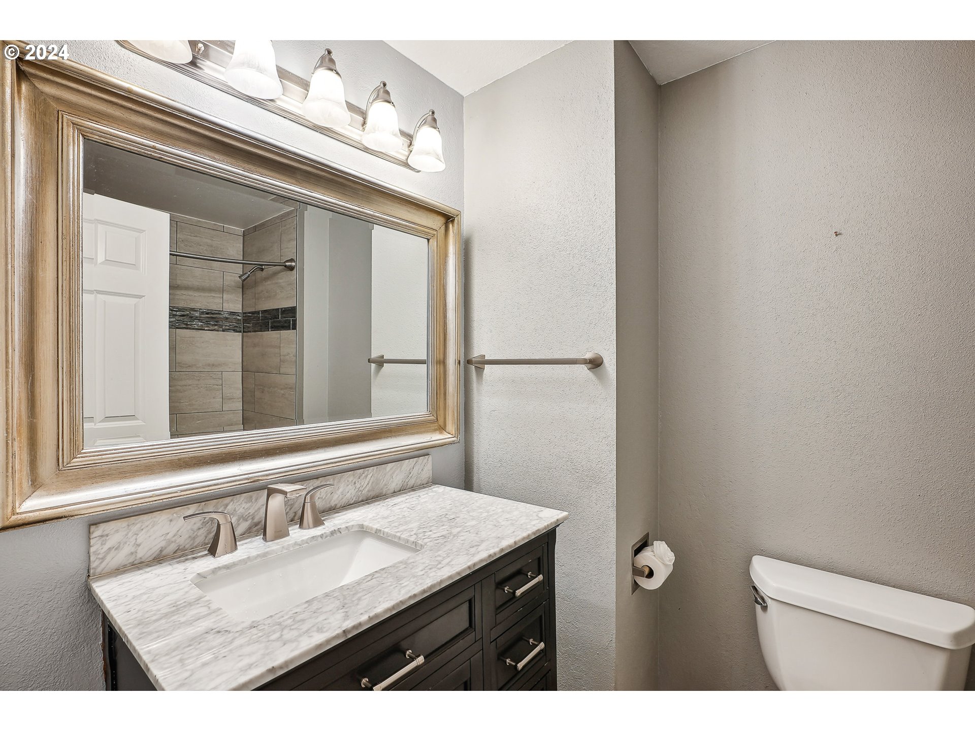 7450 Ridge Drive Gladstone, OR 97027 - Photo 19 of 44 Bathroom