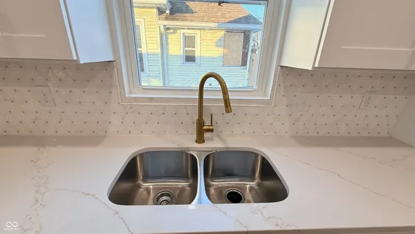 $2,300 | 1835 Applegate Street, Indianapolis, IN 46203