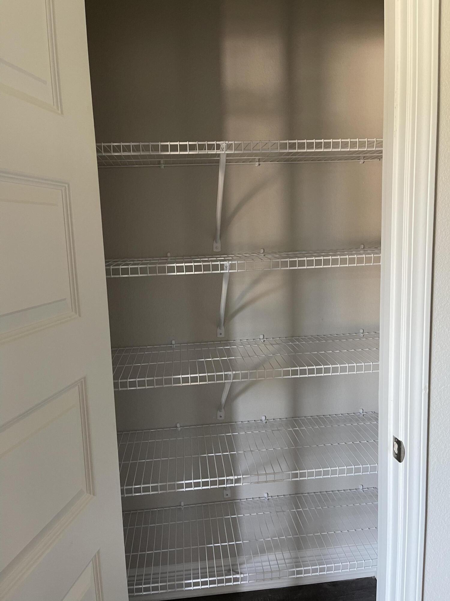 106 Ridgeway Circle Crestview, FL 32536 - Photo 8 of 25 a close view of a bathroom