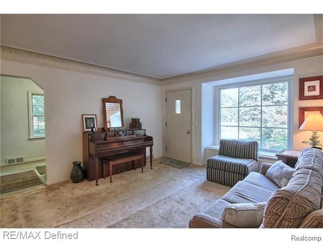 1769 West Avon Road Rochester, MI 48309 - Photo 3 of 34 GetMedia (2).jpg