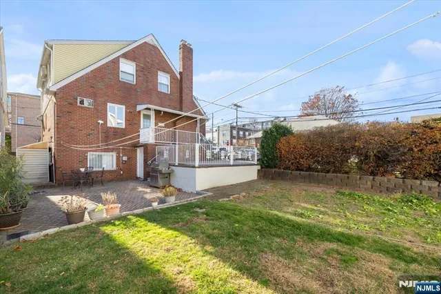 $2,800 | 534 Kearney Avenue, Unit 1, Cliffside Park, NJ 07010