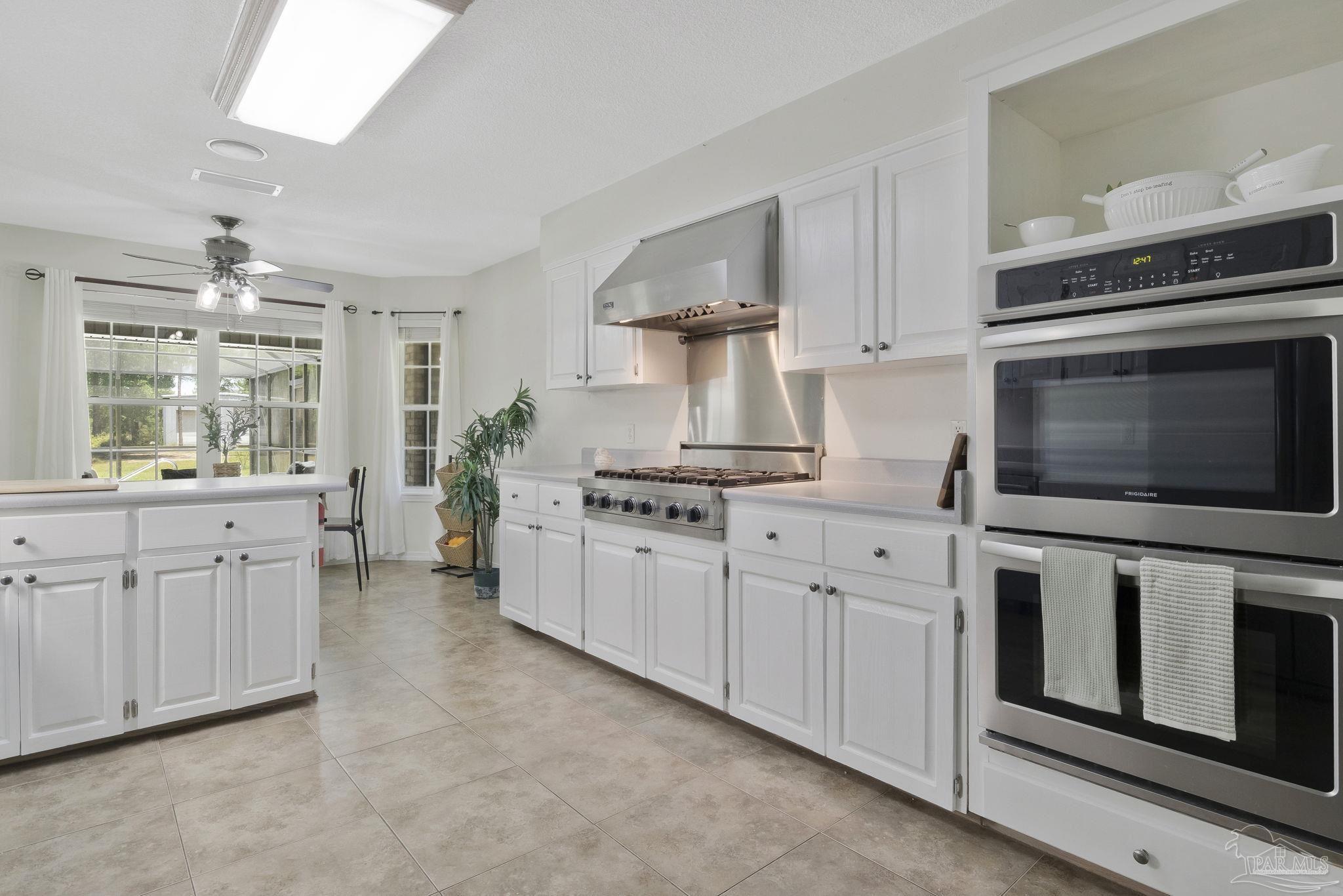10686 Hatcher Street Milton, FL 32583 - Photo 14 of 52