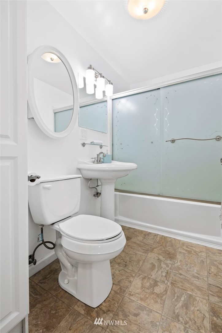 15436 Southeast 142nd Place Renton, WA 98059 - Photo 14 of 25 Gallery Image 14