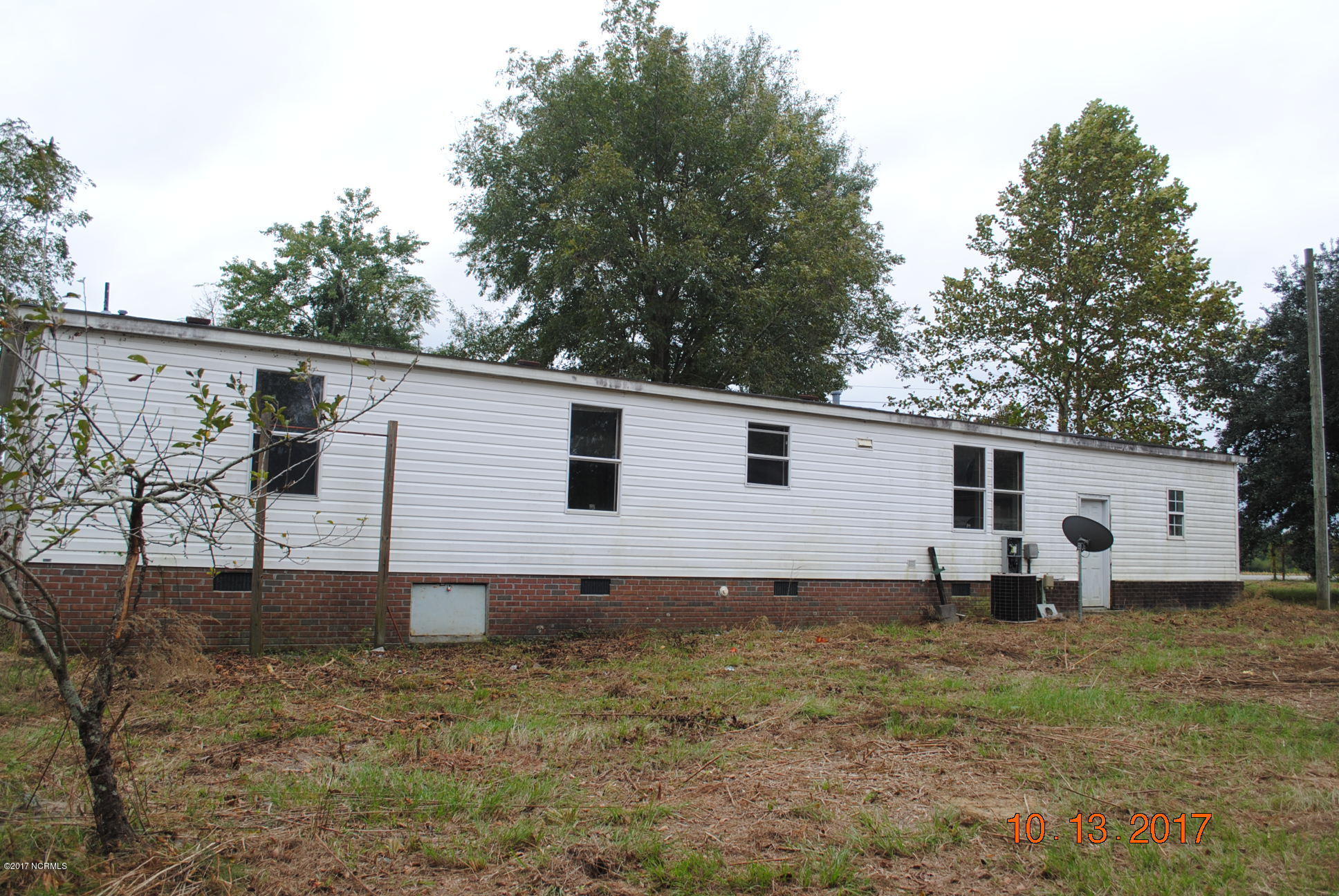 220 Hewitt Road Richlands, NC 28574 - Photo 7 of 20 DSC_0470 - Copy