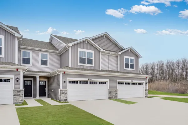 $382,900 | 804 Lindsay Lane, West Dundee, IL 60118