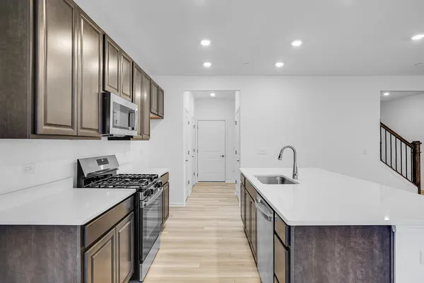 $382,900 | 804 Lindsay Lane, West Dundee, IL 60118