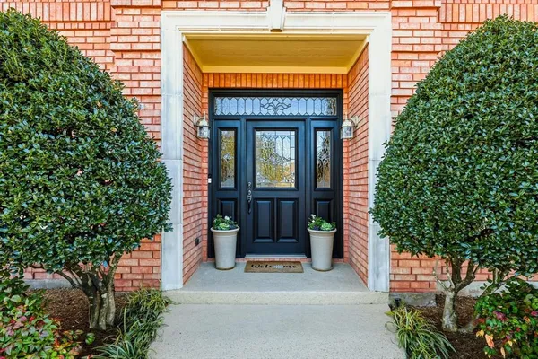 $728,850 | 801 Bent Tree Drive, Euless, TX 76039