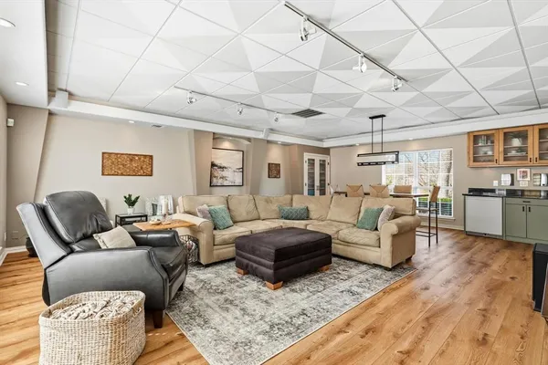 $728,850 | 801 Bent Tree Drive, Euless, TX 76039