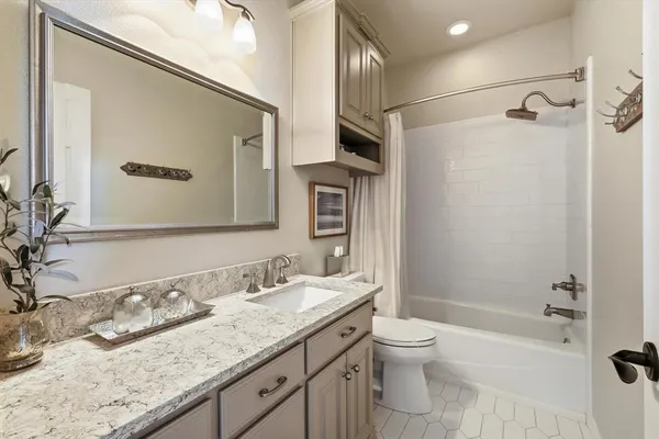 $728,850 | 801 Bent Tree Drive, Euless, TX 76039