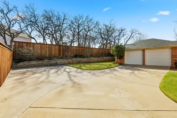 $728,850 | 801 Bent Tree Drive, Euless, TX 76039