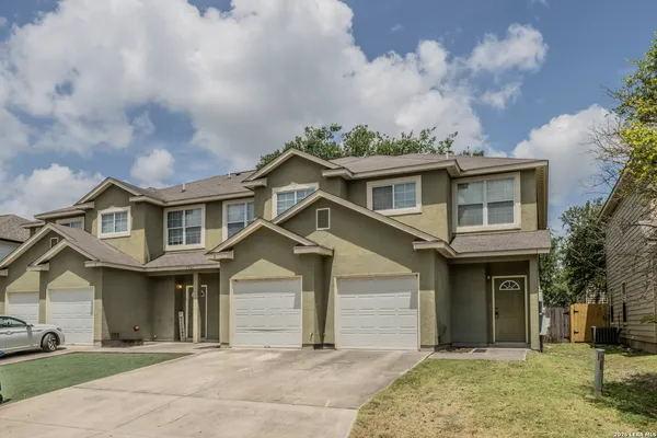 $1,350 | 7807 Kingsbury Way, Unit 1, San Antonio, TX 78240
