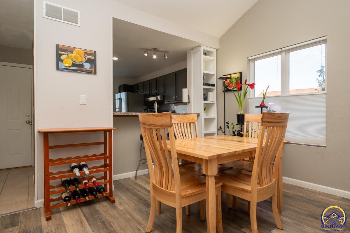 3336 Southeast Powell Street Topeka, KS 66605 - Photo 11 of 33