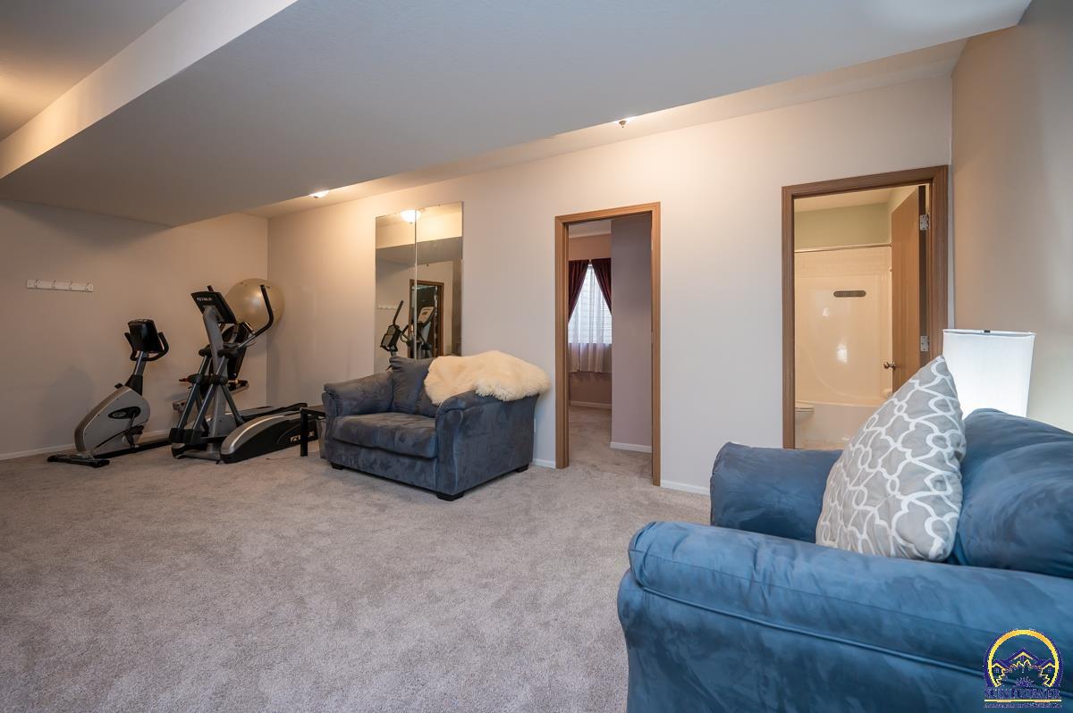 3336 Southeast Powell Street Topeka, KS 66605 - Photo 28 of 33