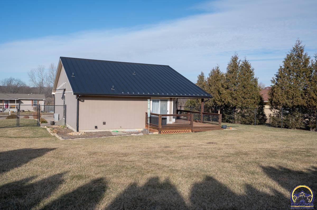 3336 Southeast Powell Street Topeka, KS 66605 - Photo 6 of 33