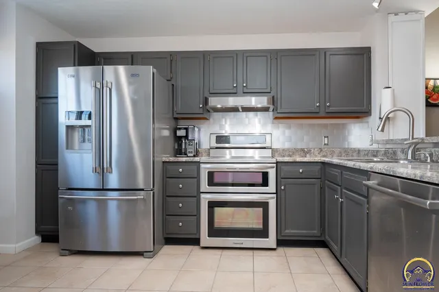 $299,900 | 3336 Southeast Powell Street, Topeka, KS 66605