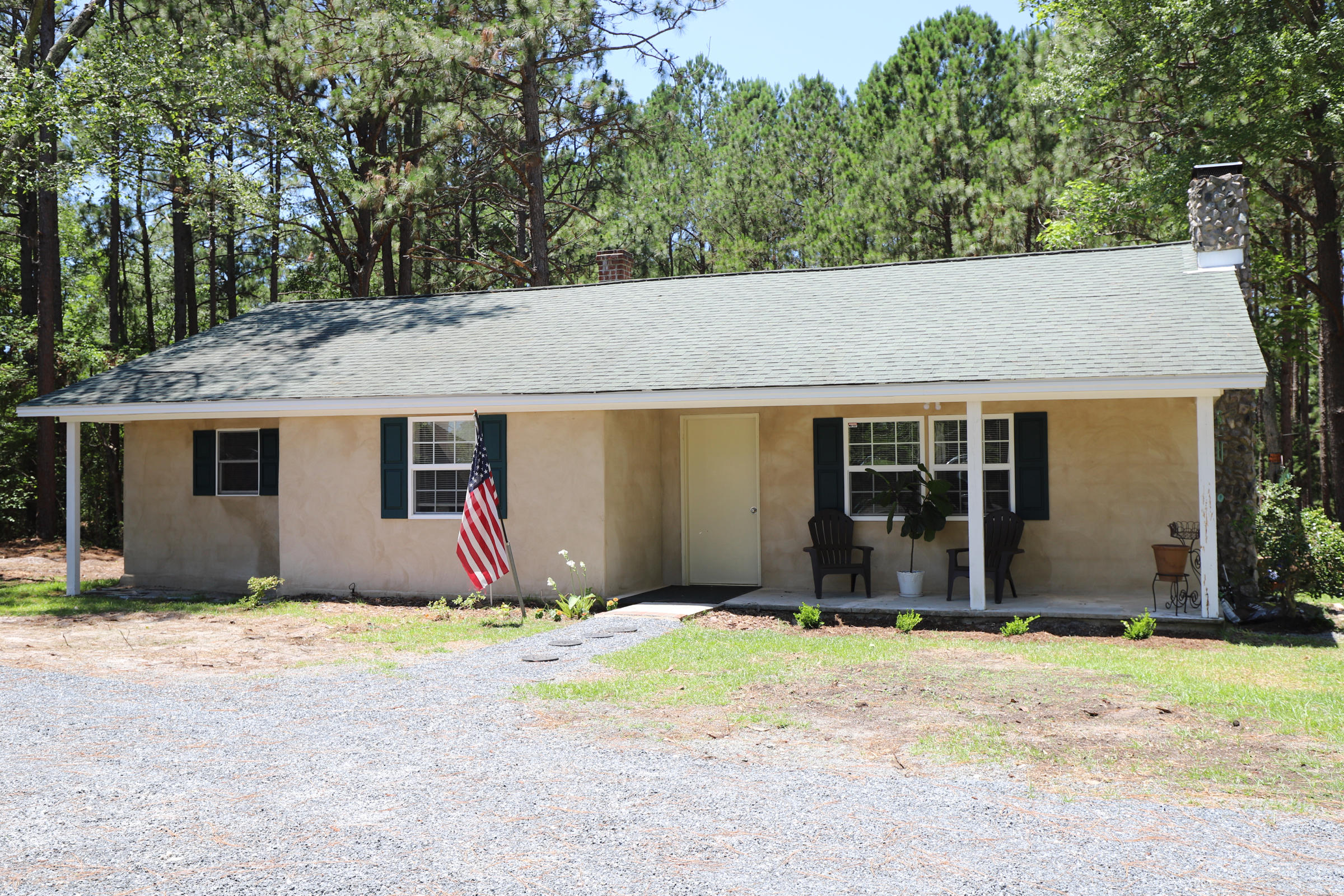 272 Sand Pit Road Aberdeen, NC 28315 - Photo 1 of 38 Front of House