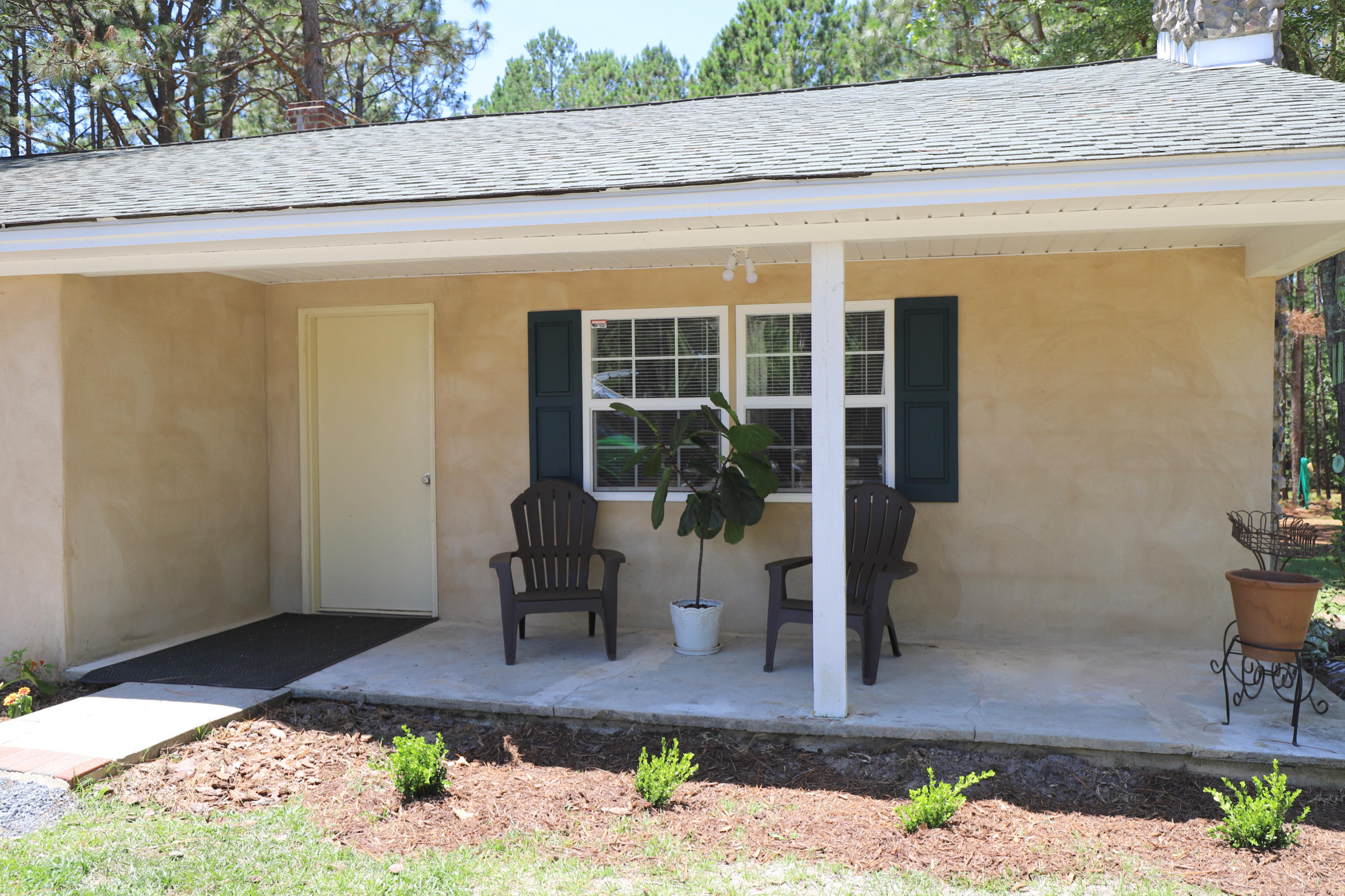 272 Sand Pit Road Aberdeen, NC 28315 - Photo 4 of 38 Front Porch