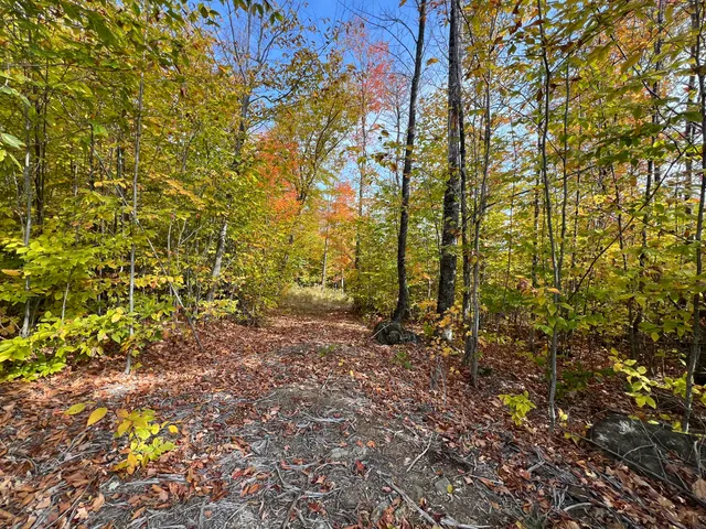 $79,900 | 2 East Mountain View Drive, Temple, ME 04984