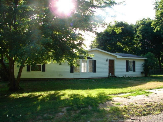 623 River Road Marshall, MI 49068 - Photo 1 of 3 623 N River Rd - front