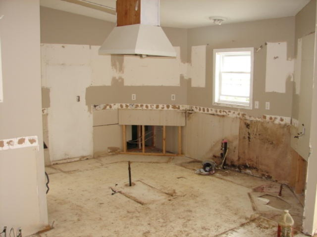 623 River Road Marshall, MI 49068 - Photo 2 of 3 623 N River Rd - kitchen