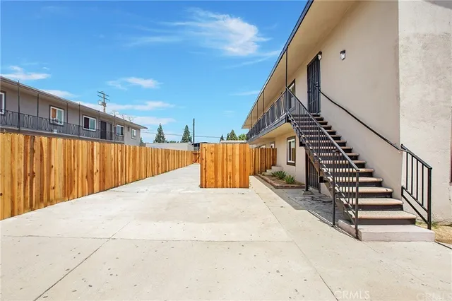 $2,150 | 1917 West Myrtle Street, Santa Ana, CA 92703