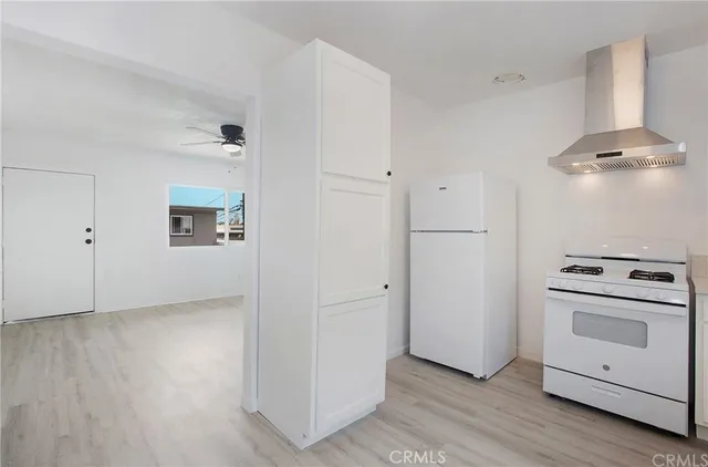 $2,150 | 1917 West Myrtle Street, Santa Ana, CA 92703