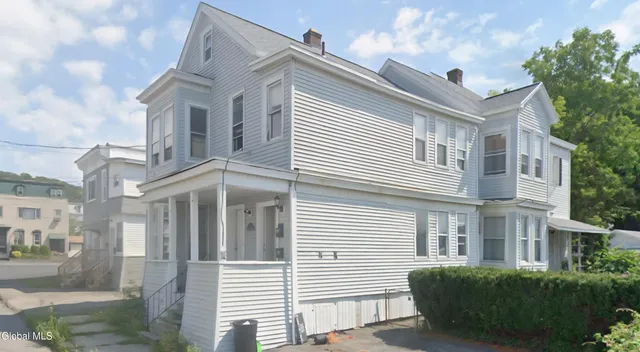 $1,175 | 9 Bayard Street, Unit 3, Amsterdam, NY 12010