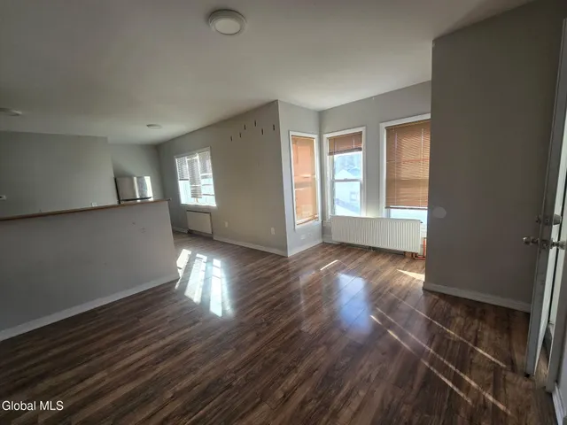 $1,175 | 9 Bayard Street, Unit 3, Amsterdam, NY 12010