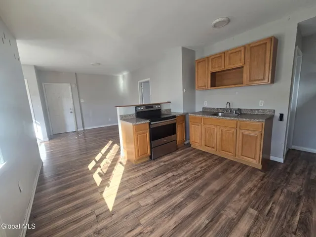 $1,175 | 9 Bayard Street, Unit 3, Amsterdam, NY 12010