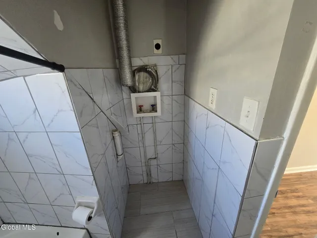 $1,175 | 9 Bayard Street, Unit 3, Amsterdam, NY 12010