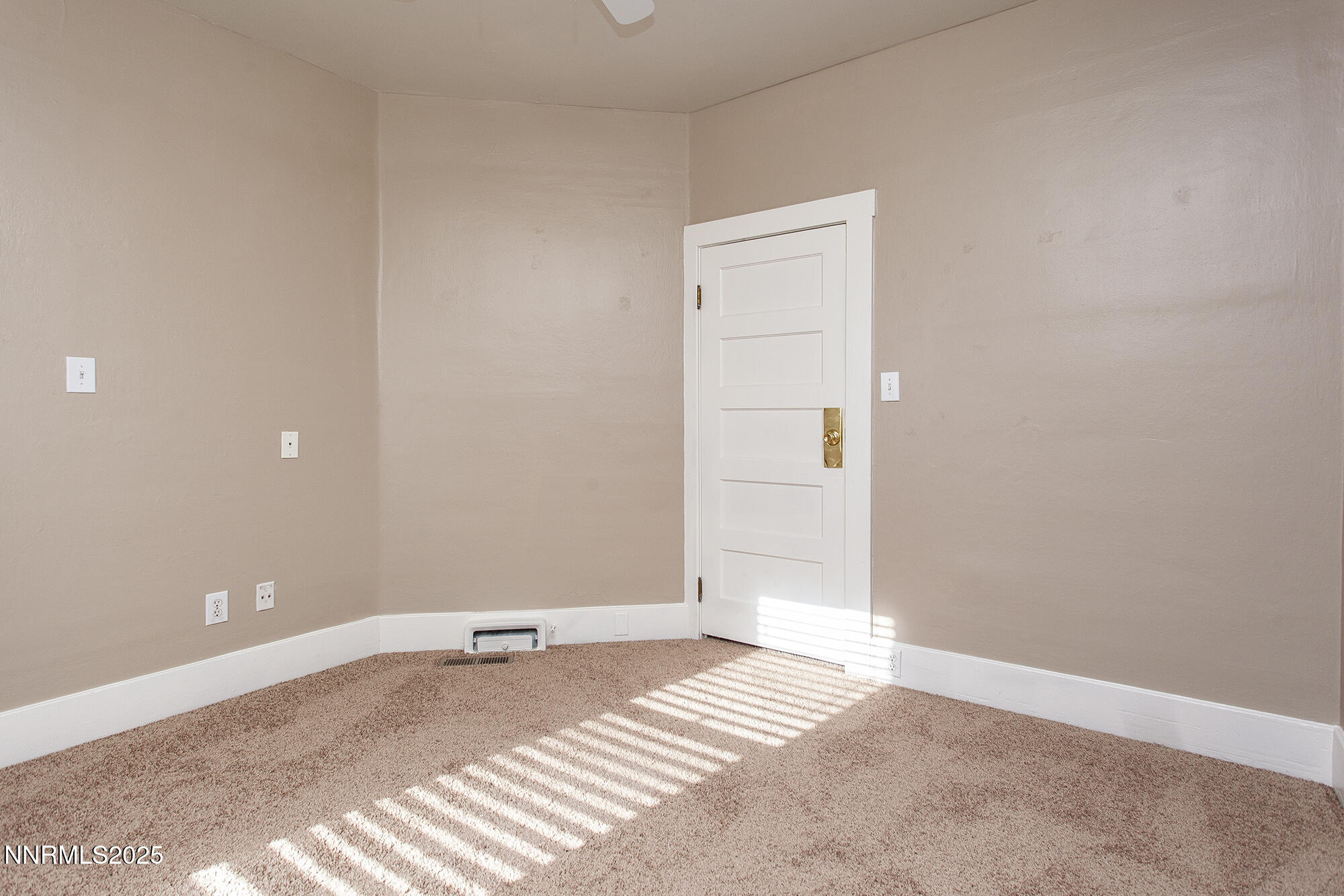 376 Wheeler Avenue Reno, NV 89502 - Photo 29 of 33 a view of a room