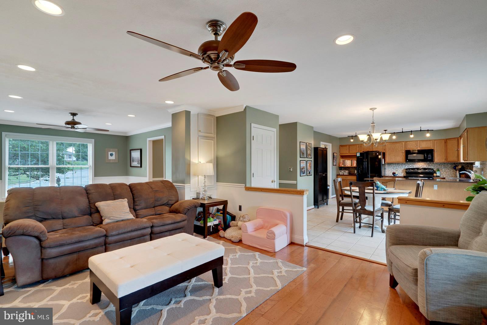 1145 Kesler Road Front Royal, VA 22630 - Photo 12 of 40 Living Room