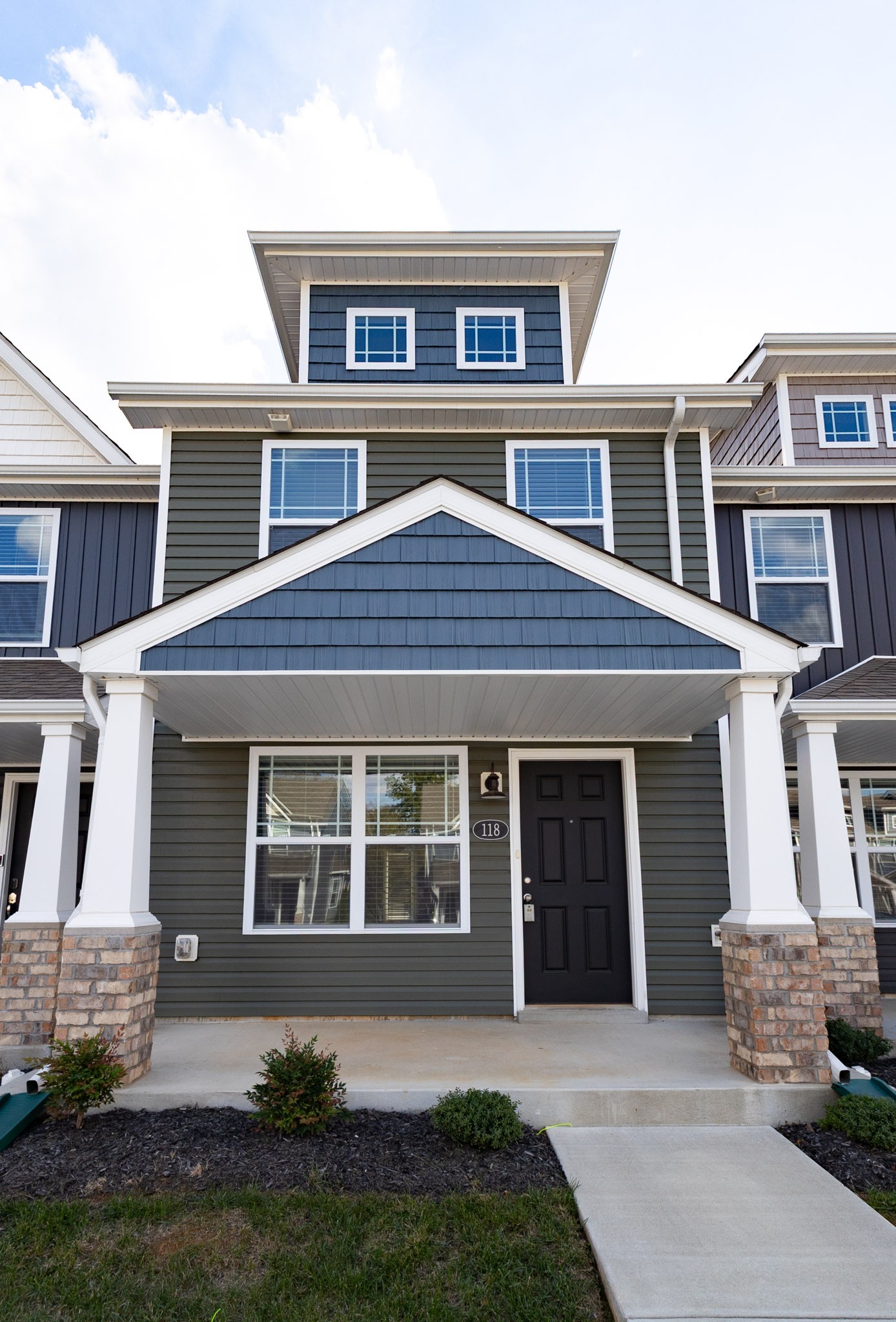 118 Davis Ridge Lane Clarksville, TN 37040 - Photo 2 of 35 a front view of a house with a yard