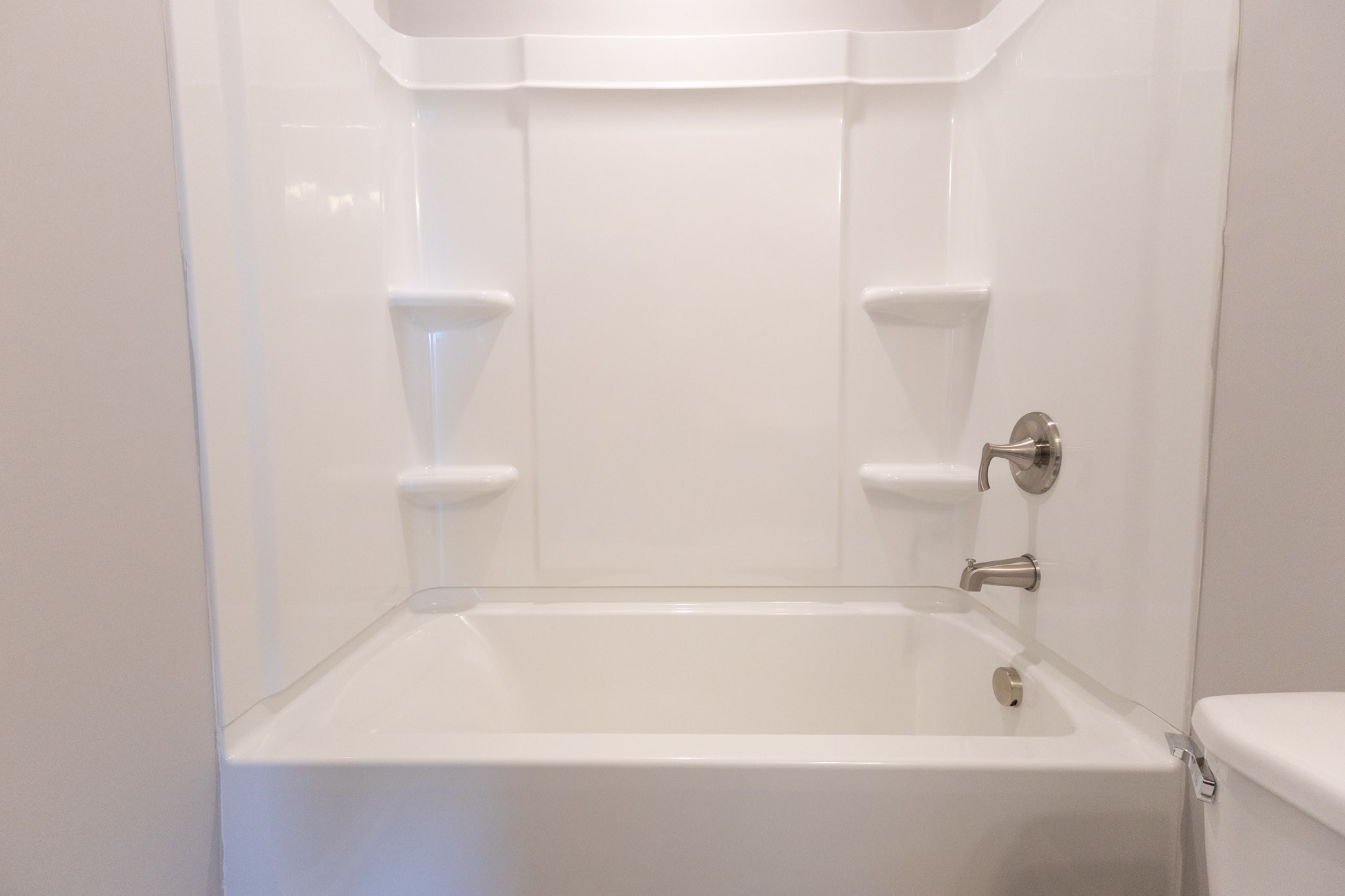 118 Davis Ridge Lane Clarksville, TN 37040 - Photo 26 of 35 a bathroom with a bathtub