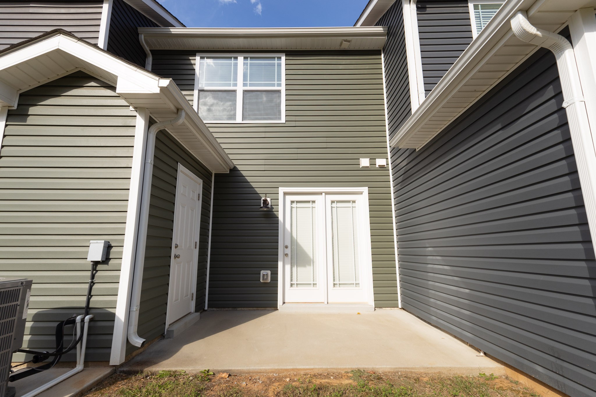 118 Davis Ridge Lane Clarksville, TN 37040 - Photo 34 of 35 a view of a house with a balcony