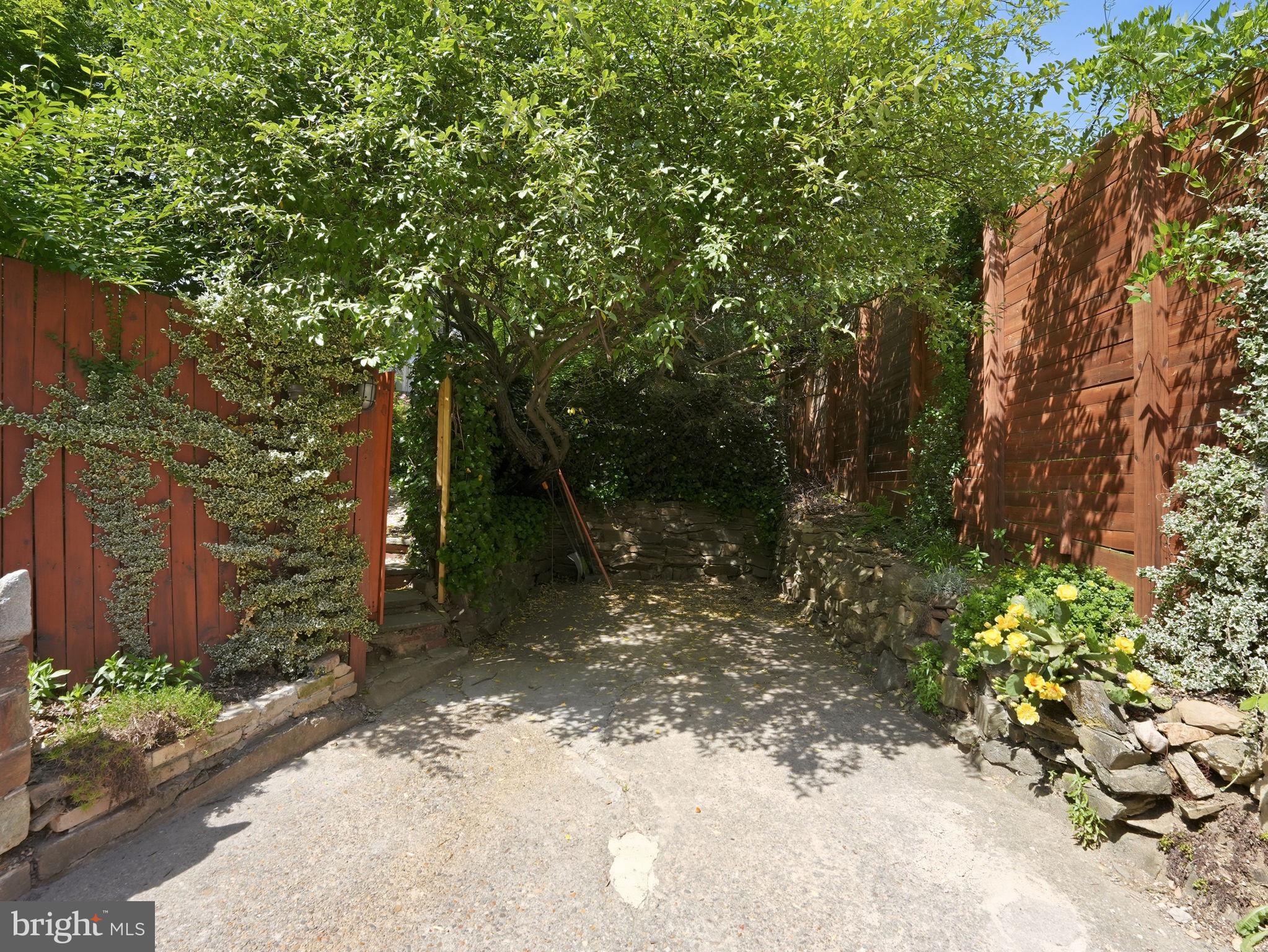 1922 Park Road Northwest Washington, DC 20010 - Photo 28 of 38