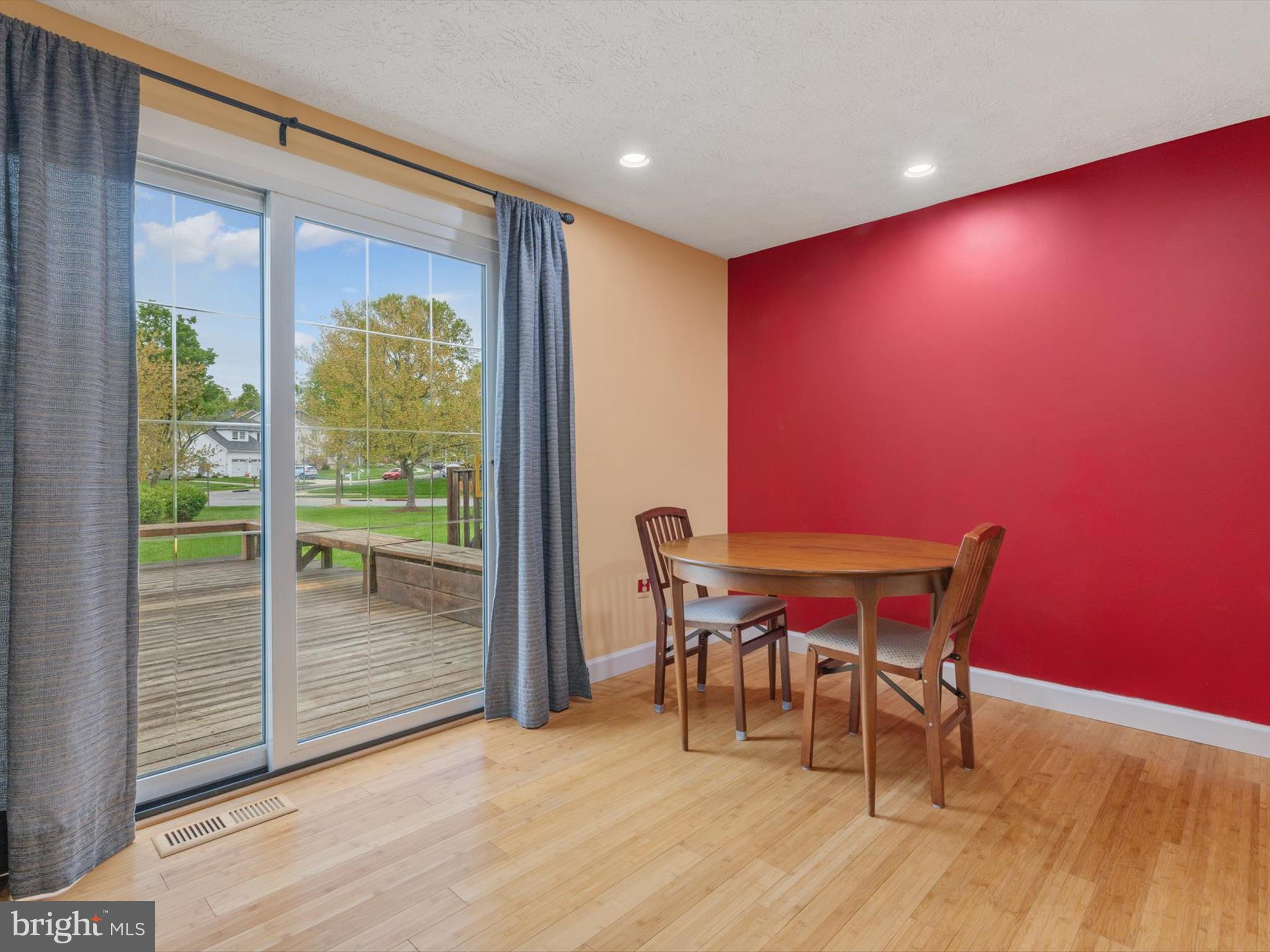653 Willowby Run Pasadena, MD 21122 - Photo 14 of 31 a workspace with furniture and wooden floor