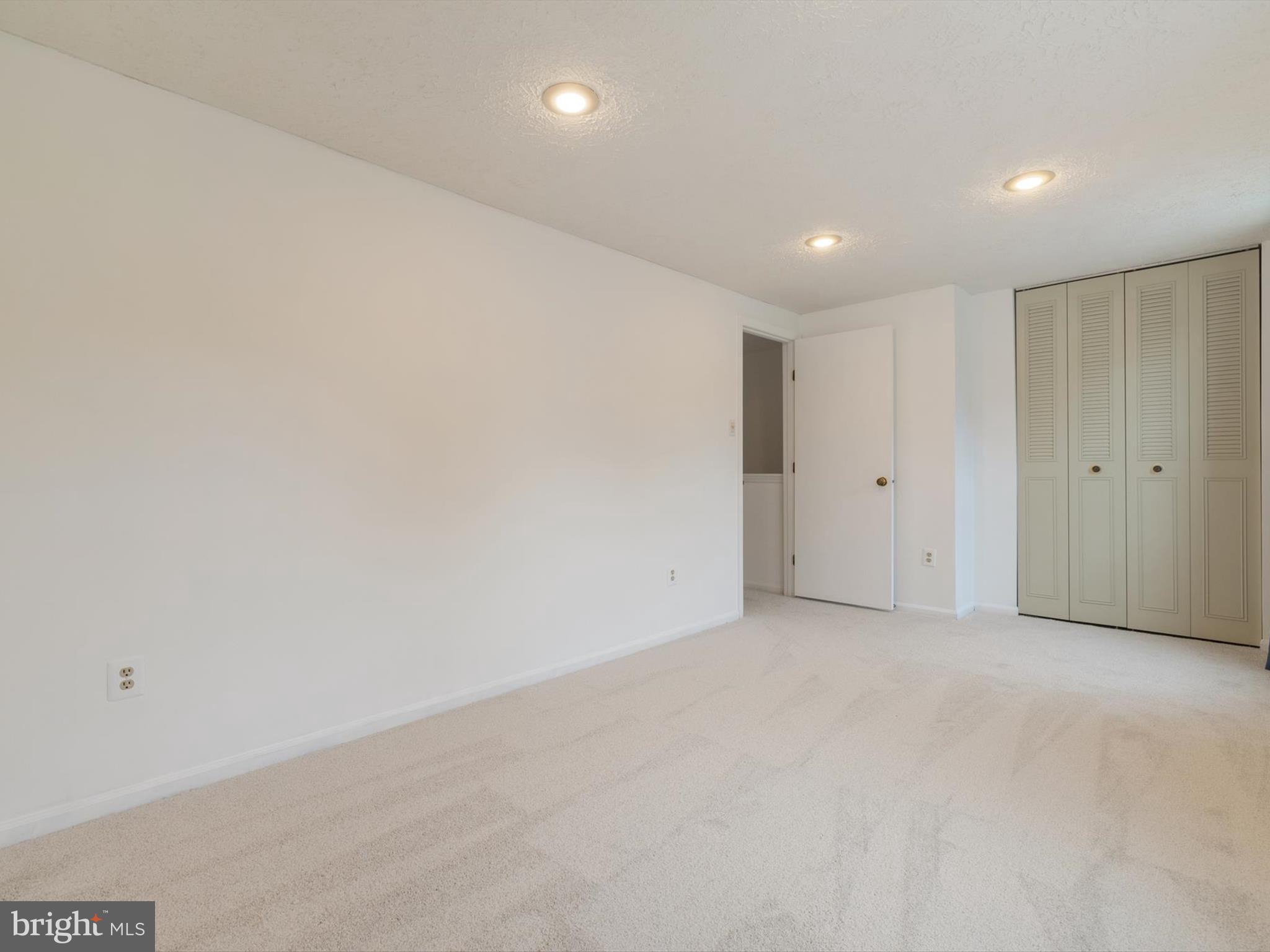 653 Willowby Run Pasadena, MD 21122 - Photo 22 of 31 a view of an empty room