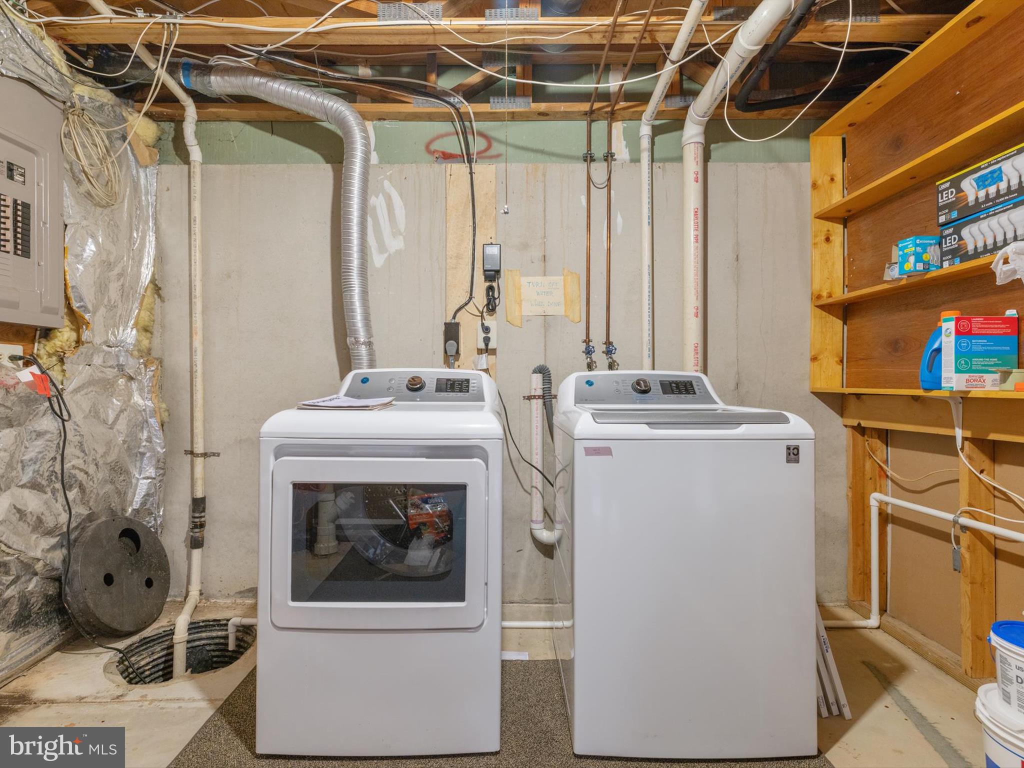 653 Willowby Run Pasadena, MD 21122 - Photo 25 of 31 a utility room with dryer and washer