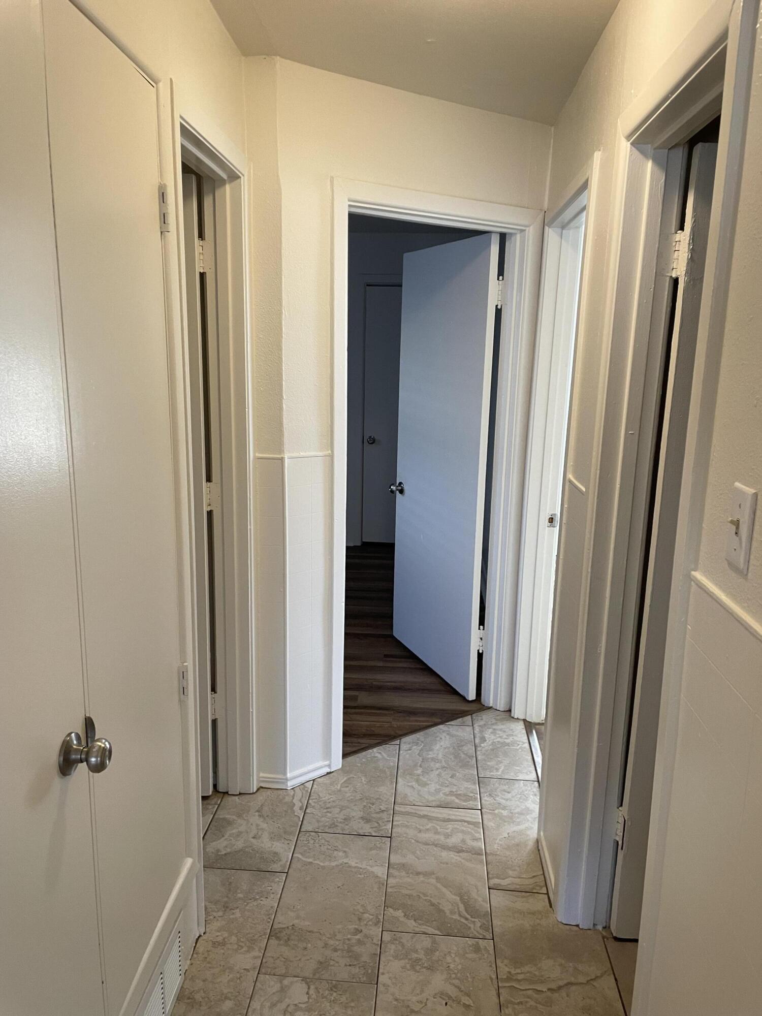 4802 39th Street Lubbock, TX 79414 - Photo 17 of 19 Hall
