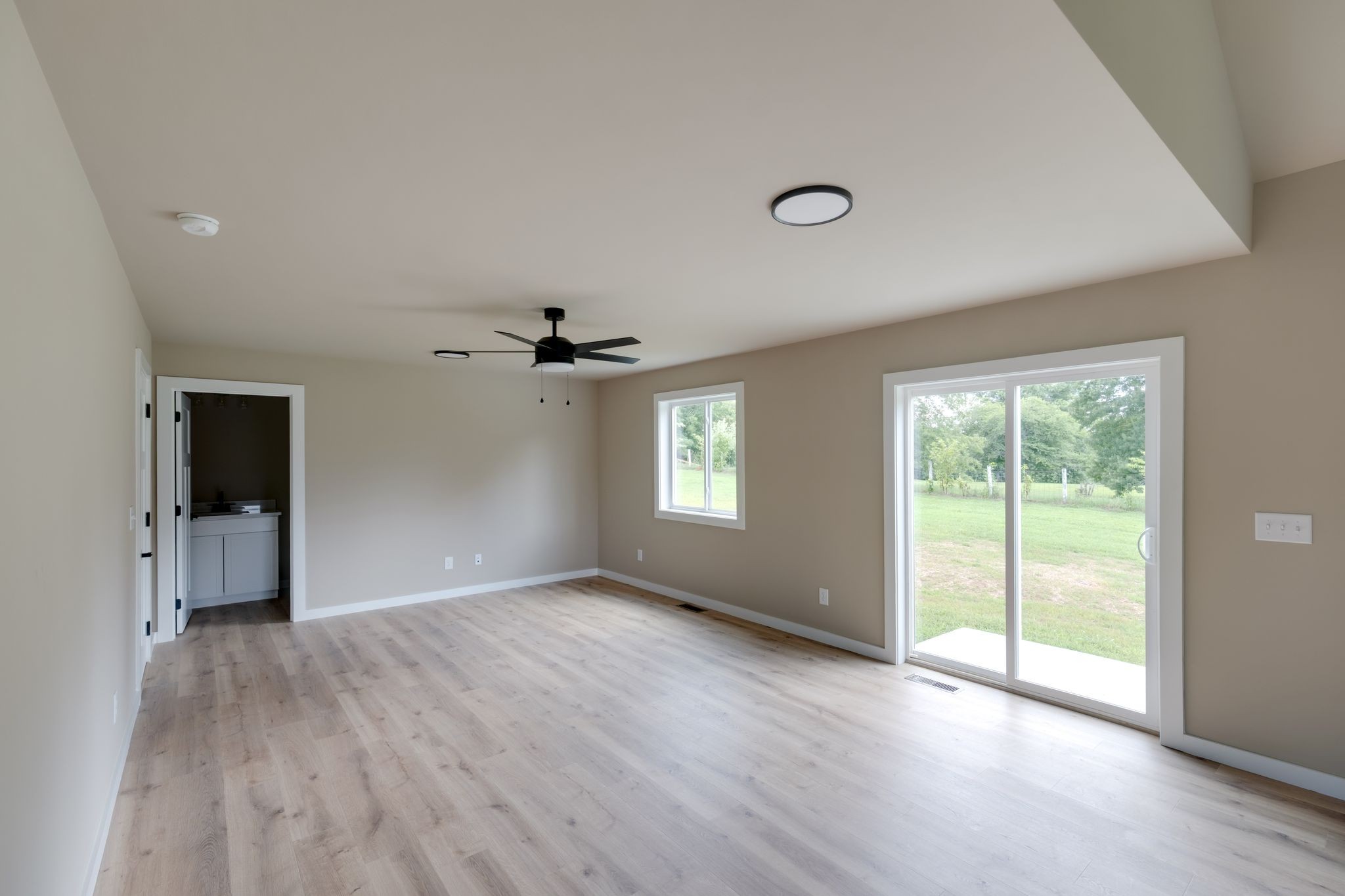 9408 Elk Ridge Road Mount Pleasant, TN 38474 - Photo 17 of 23