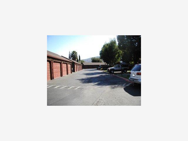 1555 Hecker Pass Road, Unit 202 Gilroy, CA 95020 - Photo 3 of 9 Gallery Image 3