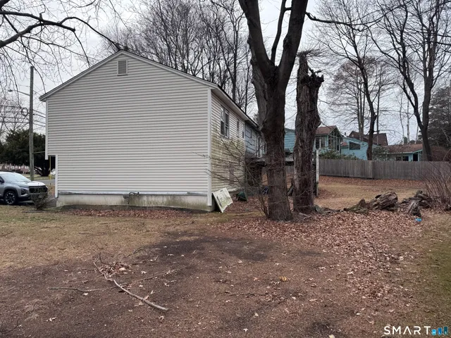 $299,000 | 62 Robert Treat Parkway, Milford, CT 06460